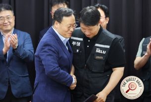 Samsung's Bonus Brawl: Avert a Strike, Ignite a Firestorm