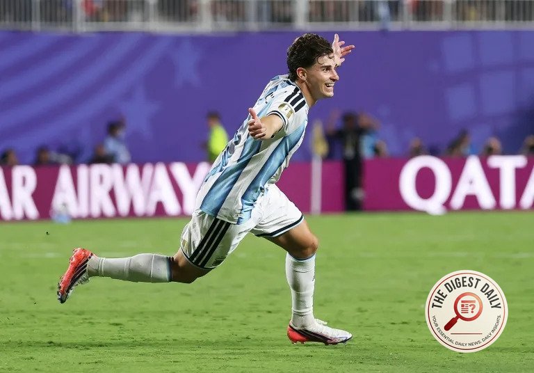 Alvarez Screamer Sinks 10-Man Swiss as Argentina Book England Blockbuster