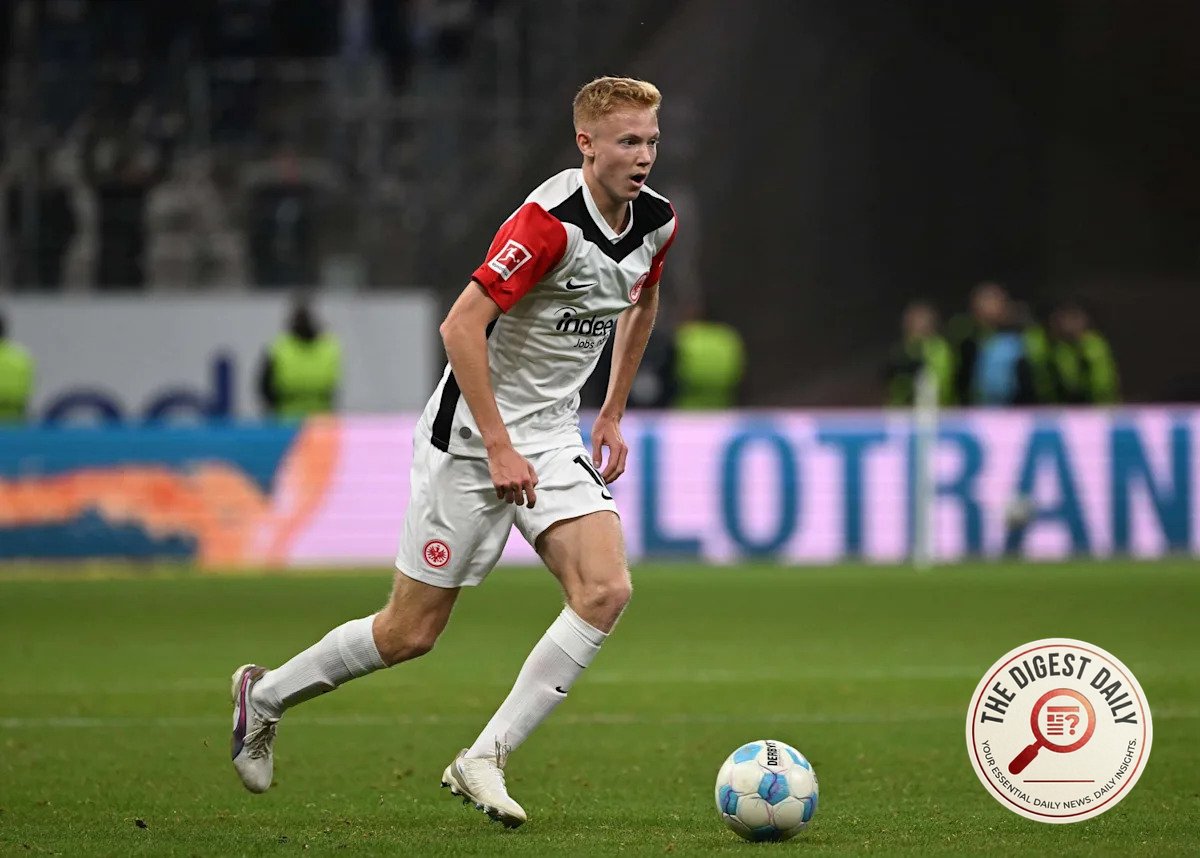 Frankfurt's Hugo Larsson on Manchester United's Radar as Transfer Circus Begins