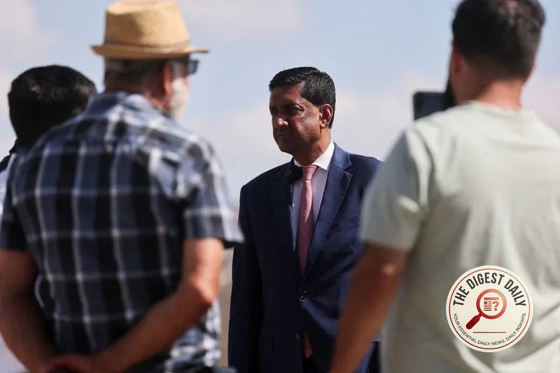 Held at Gunpoint: US Congressman Confronted by Armed Settlers in West Bank