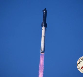 Musk’s Giant Metal Tube Survives Another Splashdown With Fresh Satellites in Tow