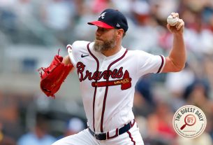Sale Grinds Out Eleven Ks as Braves Survive Padres' Late-Inning Threat